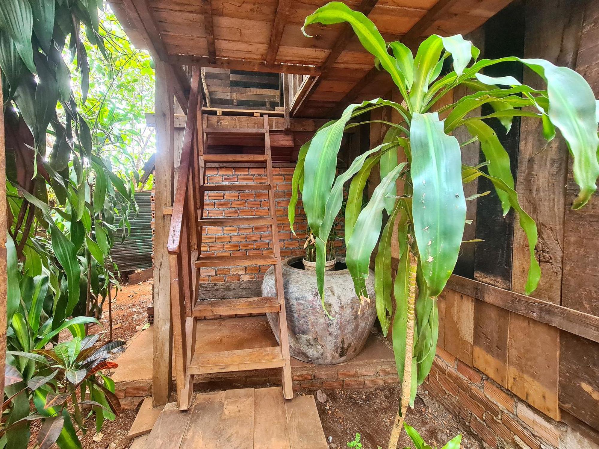 Ratanakiri Homestay & Jungle Trek Banlung Eksteriør billede