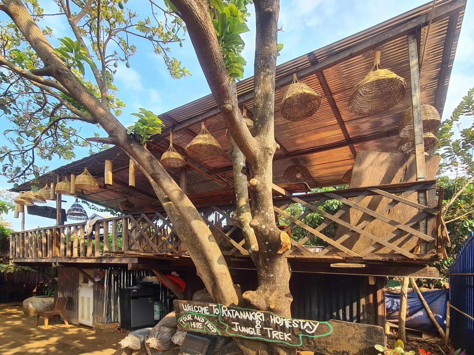 Ratanakiri Homestay & Jungle Trek Banlung Eksteriør billede