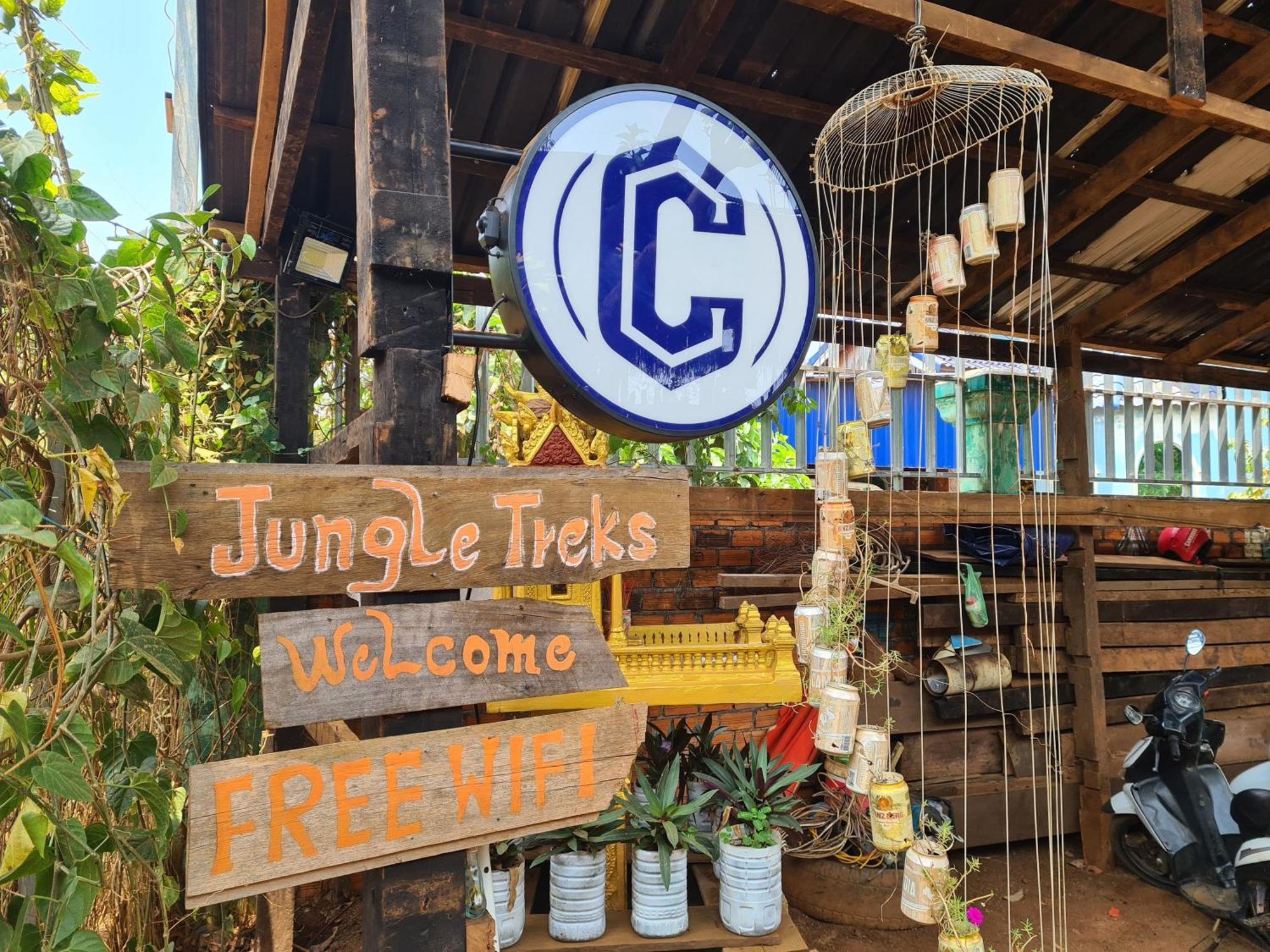 Ratanakiri Homestay & Jungle Trek Banlung Eksteriør billede